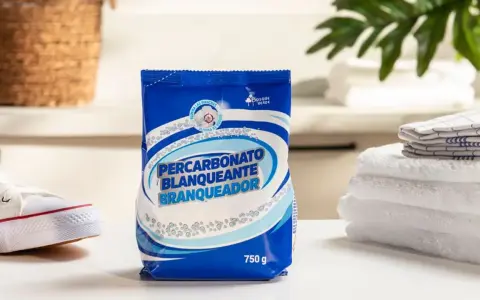 Bolsa de percarbonato blanqueador, ideal para eliminar manchas difíciles en ropa y zapatillas blancas.