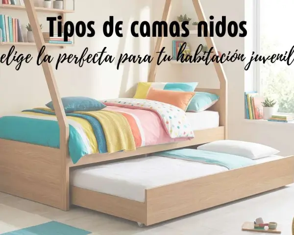 Cama nido de madera con dos colchones, ideal para habitaciones juveniles. La cama superior tiene ropa de cama colorida y la inferior está lista para usar.