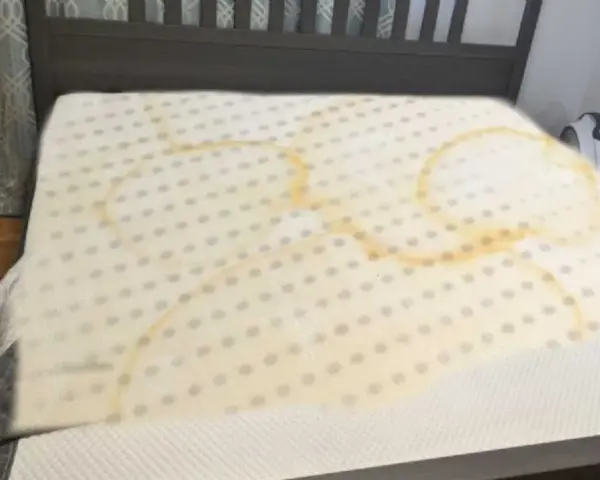 Colchón con manchas amarillas. Aprende cómo quitar las manchas amarillas del colchón para que luzca como nuevo.