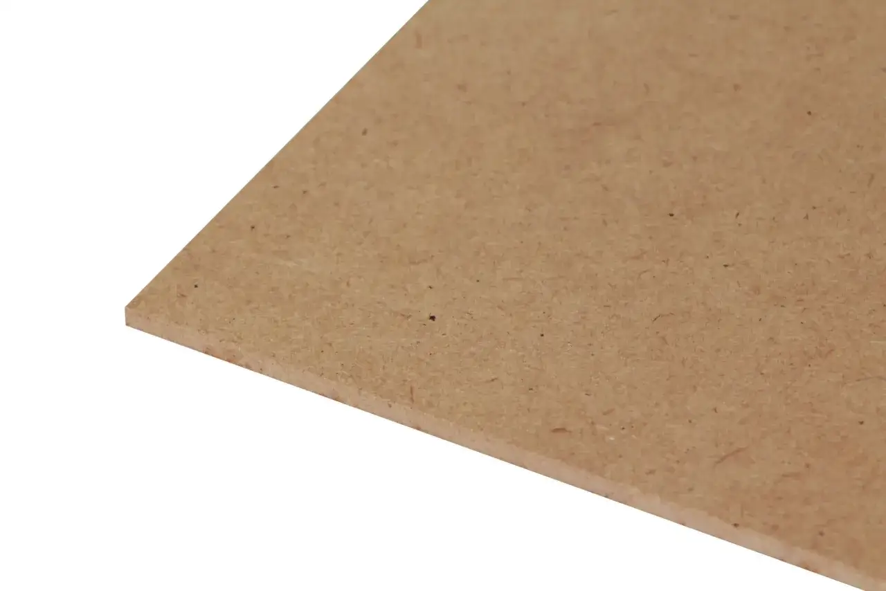 Placa de DM madera, un material vers&aacute;til para proyectos de bricolaje y carpinter&iacute;a.